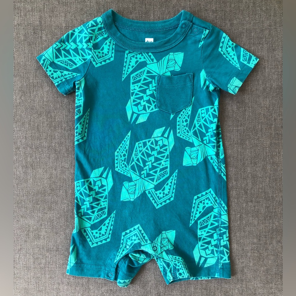 Tea Collection Shortie Pocket Romper 9-12 Months